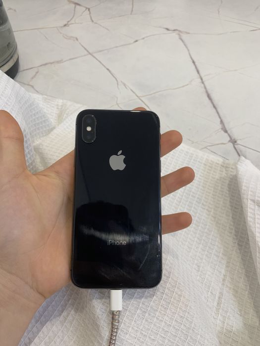 Айфон xr и x черный