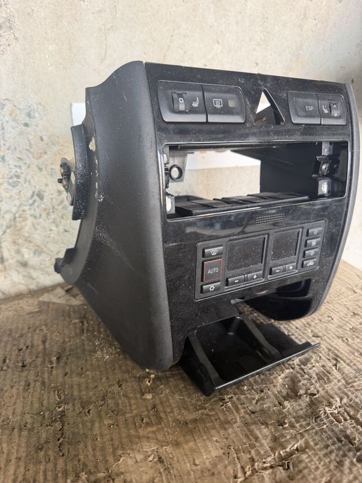 Конзола ауди а3 8л / audi a3 8l
