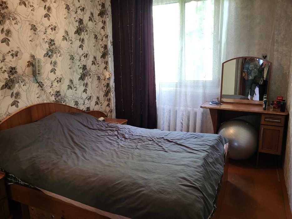 Продаётся 1/2 часть добротного дома.