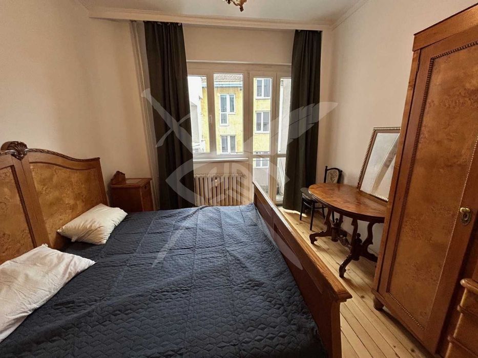 Дава се под наем Многостаен апартамент в София, Яворов - 135 кв.м за 950 € - Снимка #2