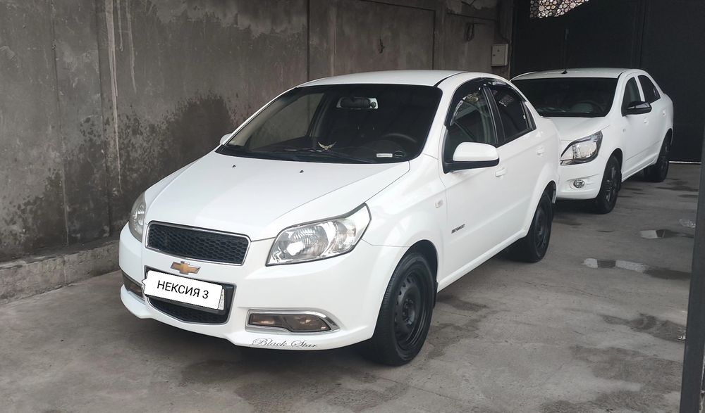 Срочно продам автомобиль НЕКСИЯ 3