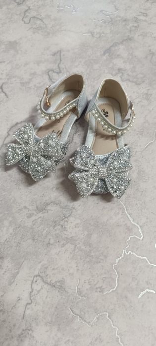 Продам туфли детские