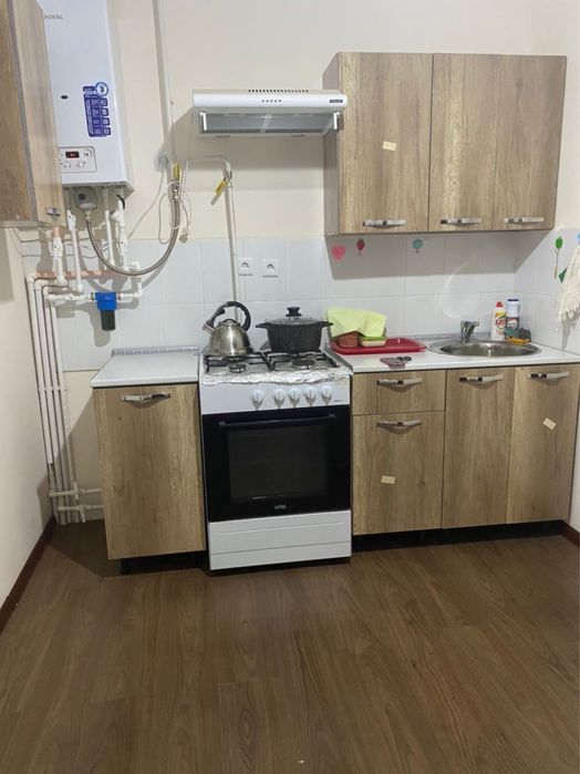 Qorasaroyda 2 xonali uy arendaga beriladi! Faqat oilaga!