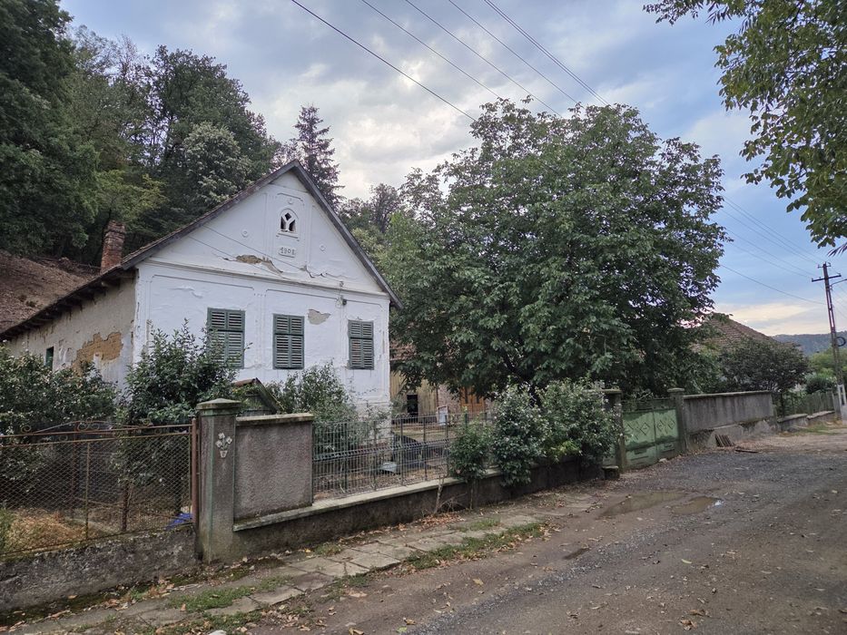 Casa de Vânzare  .