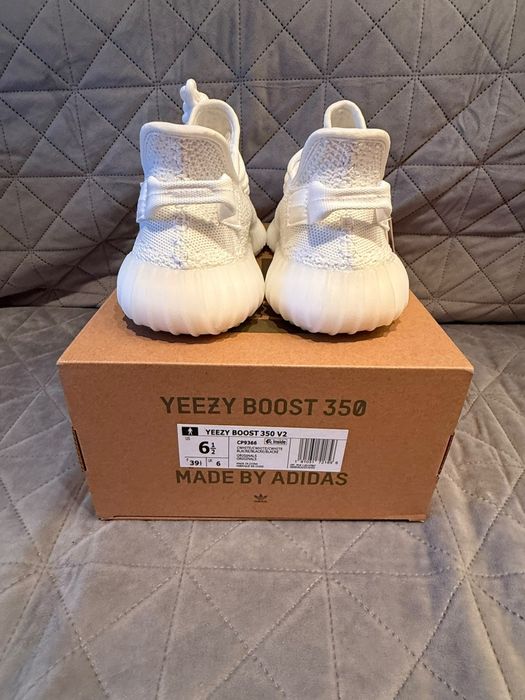 Adidas Yeezy Boost White Mărimile 39,41 EU