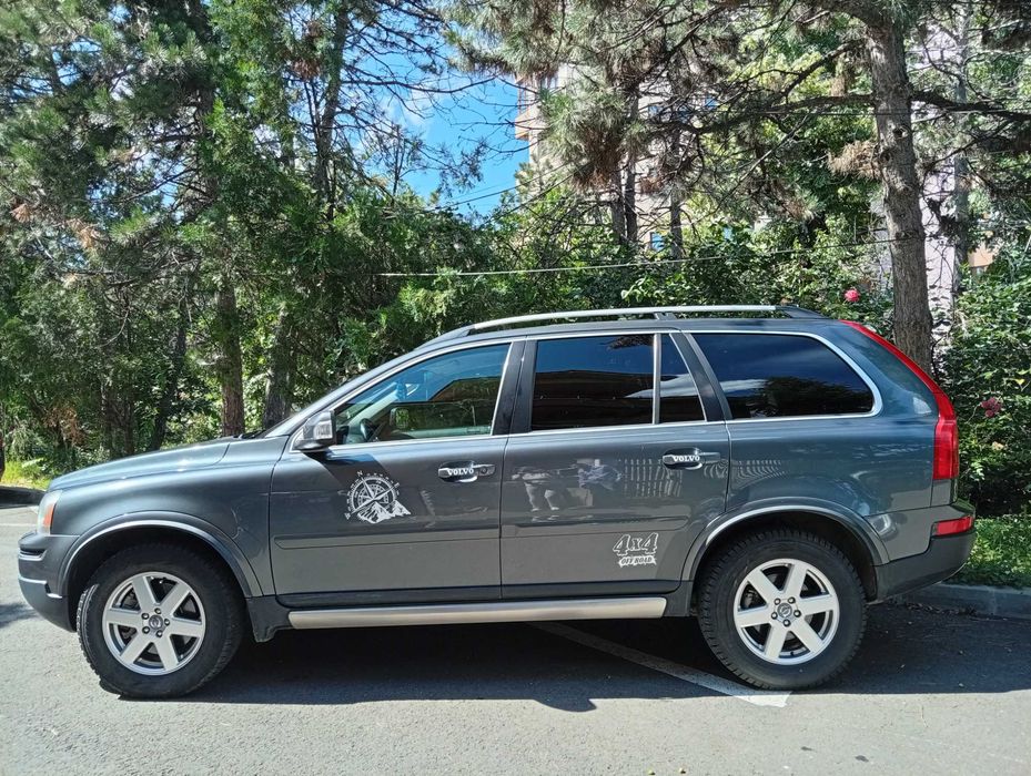 Vând Volvo XC90