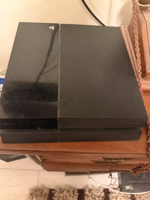Playstation 4, utilizat, in satrea perfecta, folosit foarte putin.