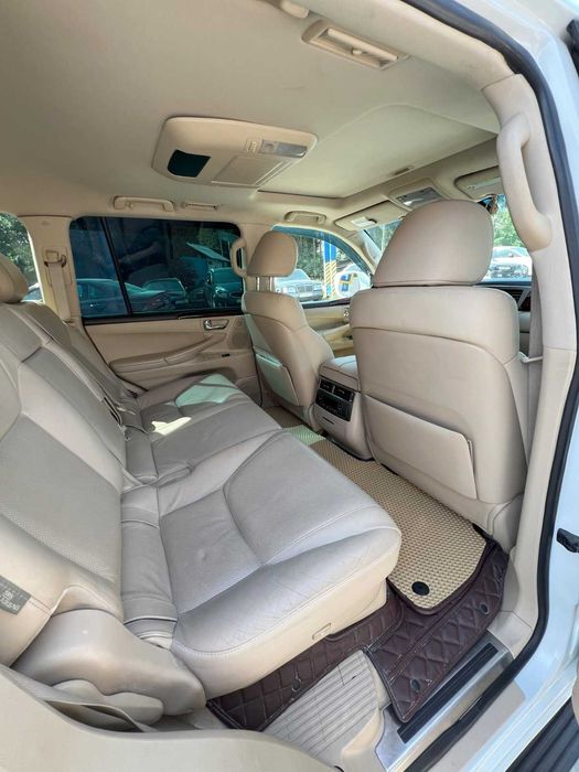 Продам  автомобиль LEXUS LX 570