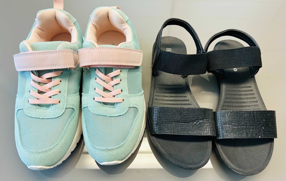 Нови спортни обувки Reserved + подарък сандали, н. 37