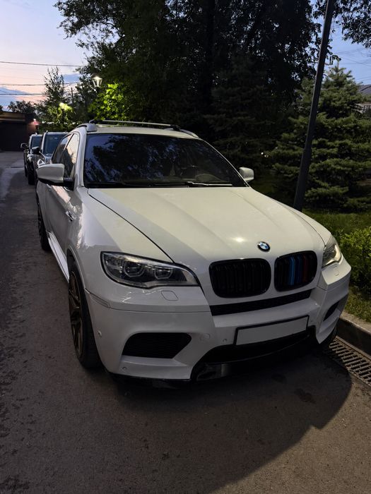 Капот от BMW X5M X6M E70 E71