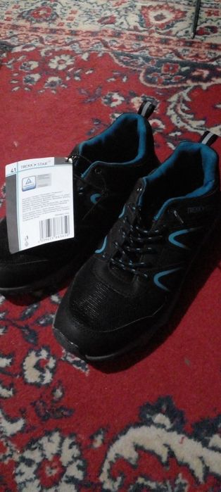 Продам красовки новые