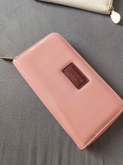 Vând doua  portofele