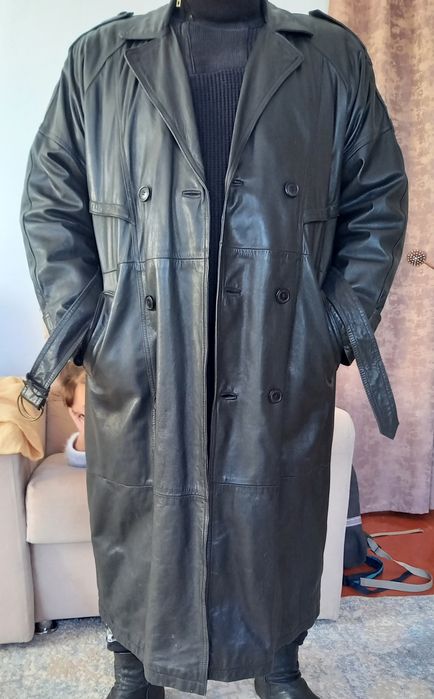 Кожаный плащ привезён с германии