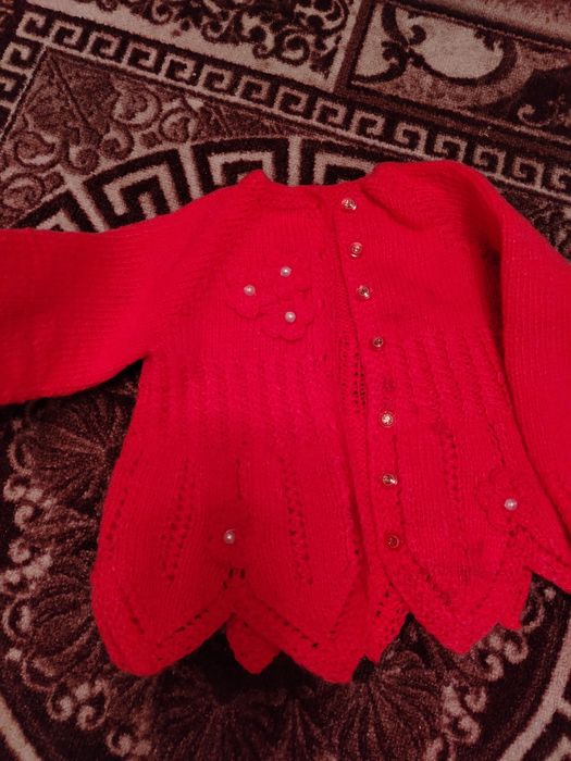 Продам детскую кофточку