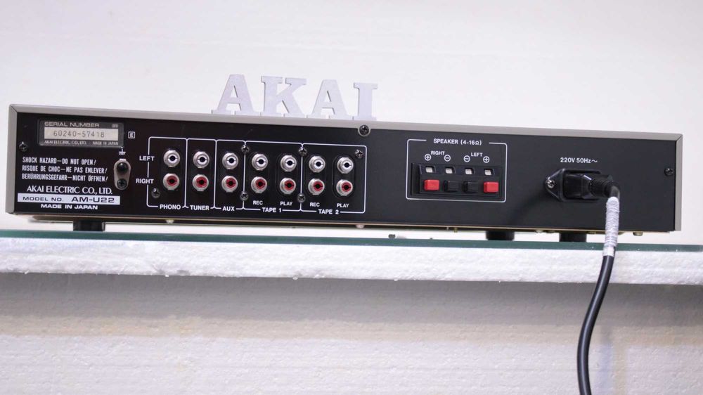 Statie Akai AM-22(2x25W).