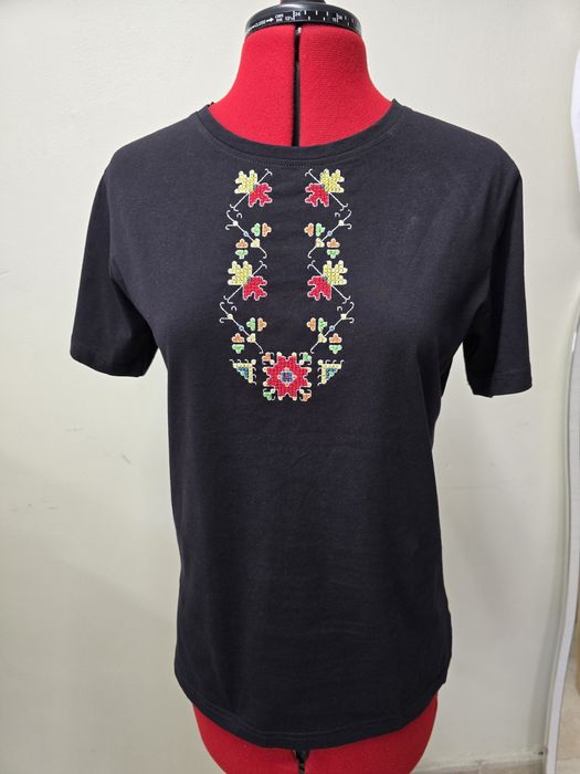 БРОДИРАНИ тениски