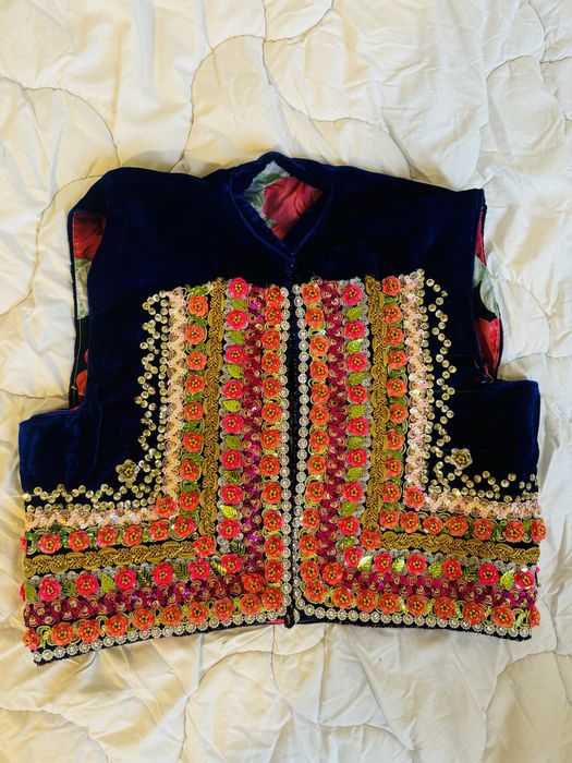 Елек носия ръчно везана