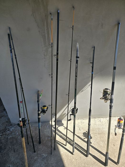 Vând set complet echipament pescuit – lansete Daiwa Ninja + genți Daiwa + minciog WindBlade + accesorii