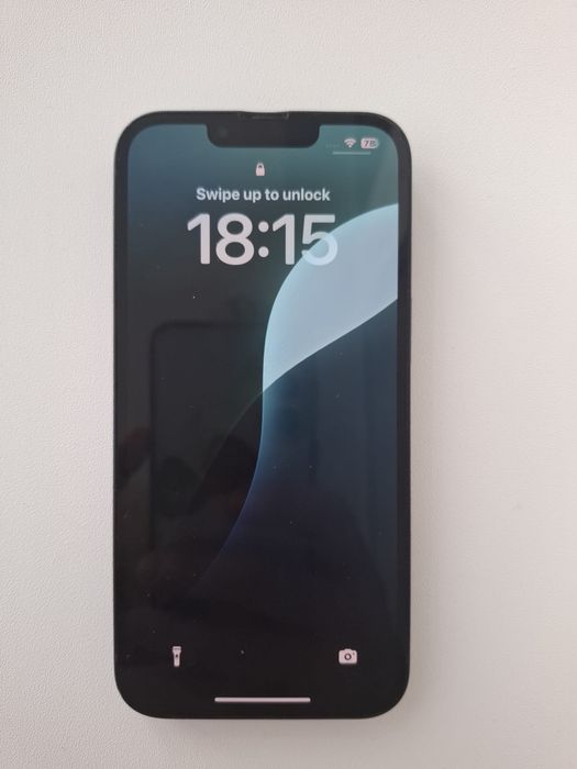 Vand iPhone 13.