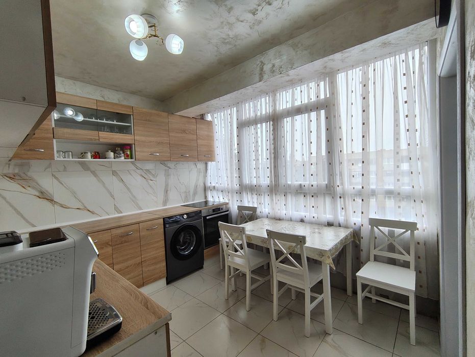Продава се Четиристаен апартамент в Търговище, Център - 120 кв.м за 723 €/кв.м - Снимка #1
