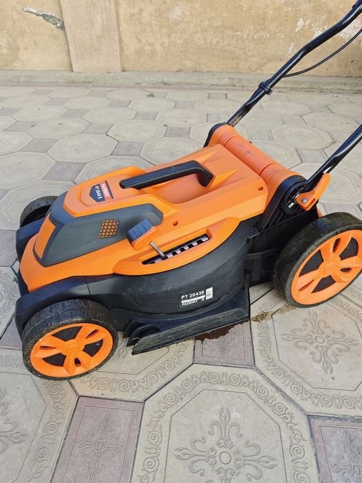 Продам газонокосилку