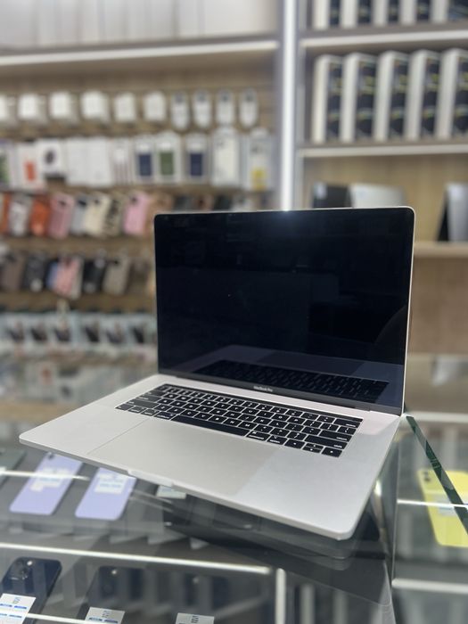 Macbook Pro Core i9 32/1 15.4-inch 2018