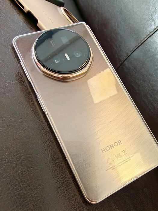 Honor Magic V5 Dawn Gold 16GB+512GB в гаранция + подаръци - бартер