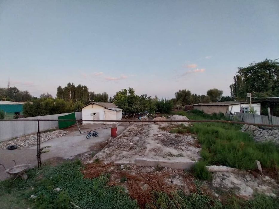 Yer sotiladi. 18,5 sotik. O'rtachirchiq tumanida Do'stlik mahalla