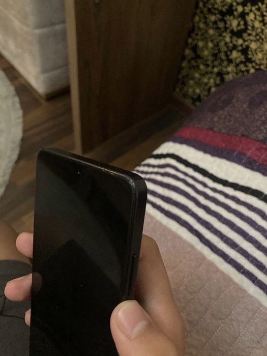 Iphone se 2020 / Poco x7 pro