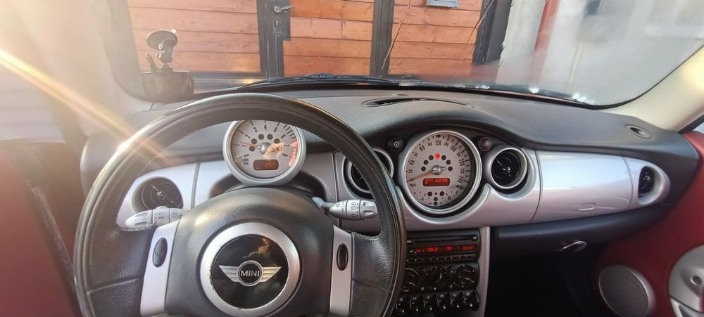 Minnie Cooper 1.6 benzină