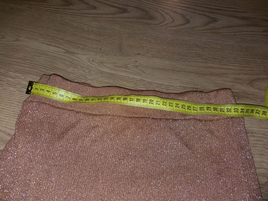 Fusta tricotata S noua cu etichetă