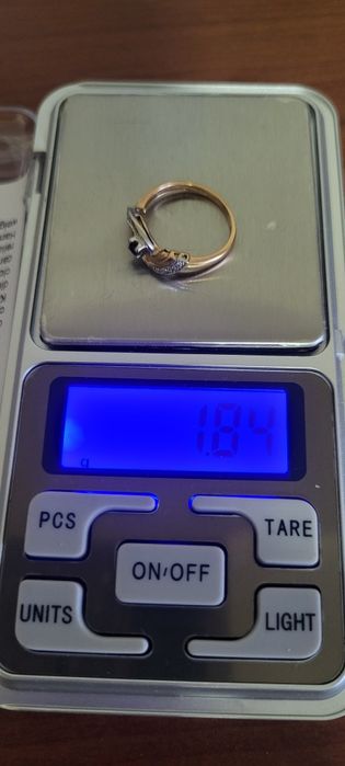 Золотое кольцо с сапфиром