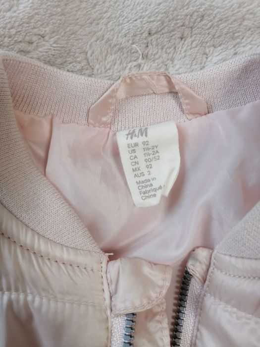 Продам куртки на девочку