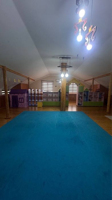 Продам палас и мебель для детского сада