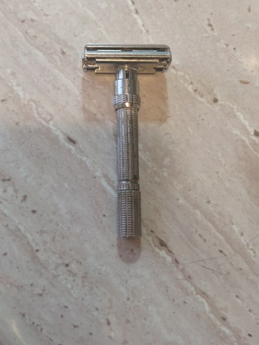 Gillette Adjustable (fabricat în perioada 1961–1967).