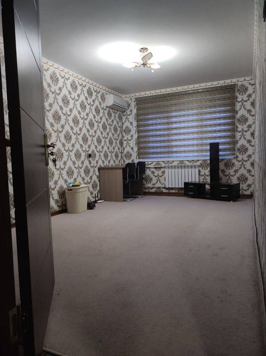 Тезда Гуливерда 4хона 1этаж квартира сотилади