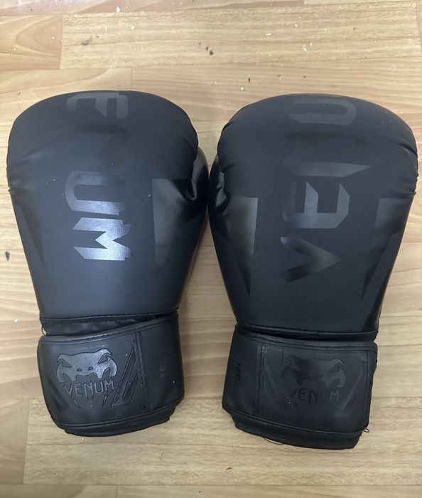 Баксерские перчатки