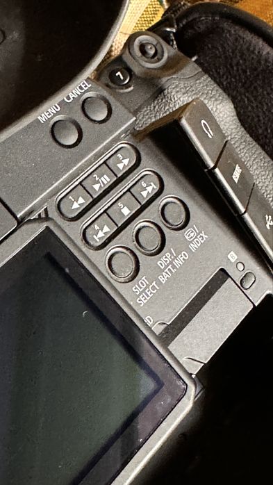 Видеокамера CANON Eos C 100