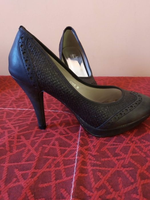 Обувки 39 номер перфектни