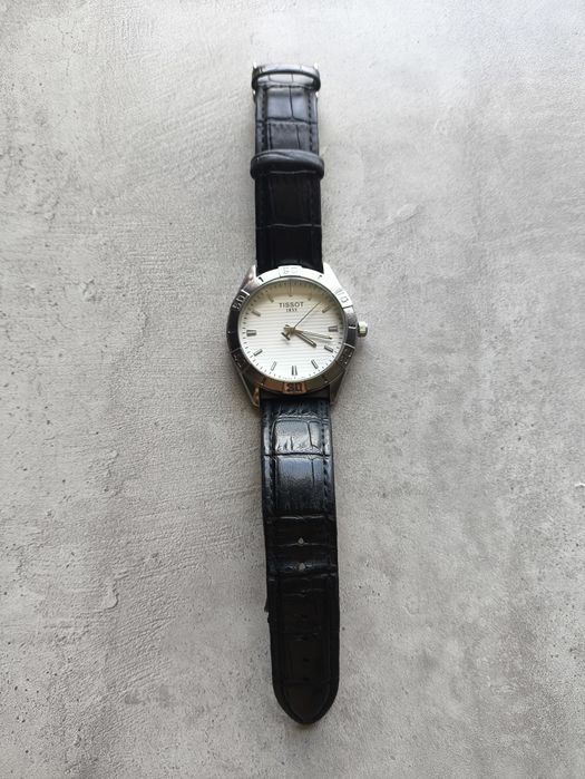 Продам часы Tissot 1853 t3128