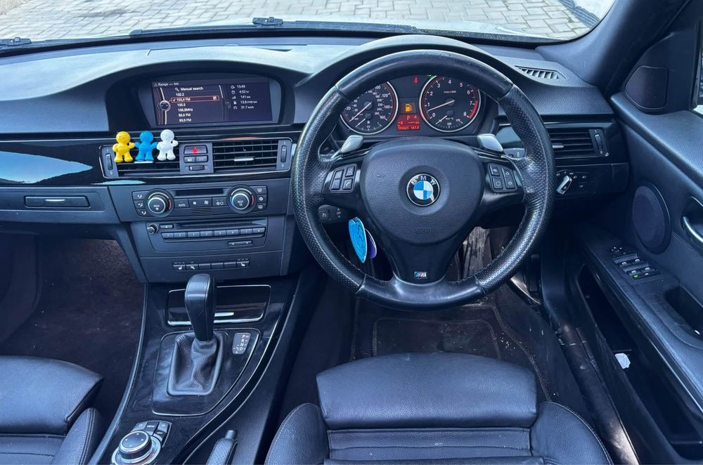 Dezmembrez BMW 335i E90 Lci 3.0i bi-turbo Recaro incalzit,Trapa,Hi-Fi,Xenon adaptiv,Navi Cic,Eleron,Led,volan M padele,jante M 19 inch Titan Silver