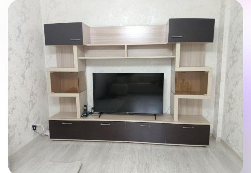 Продам современную стенку.