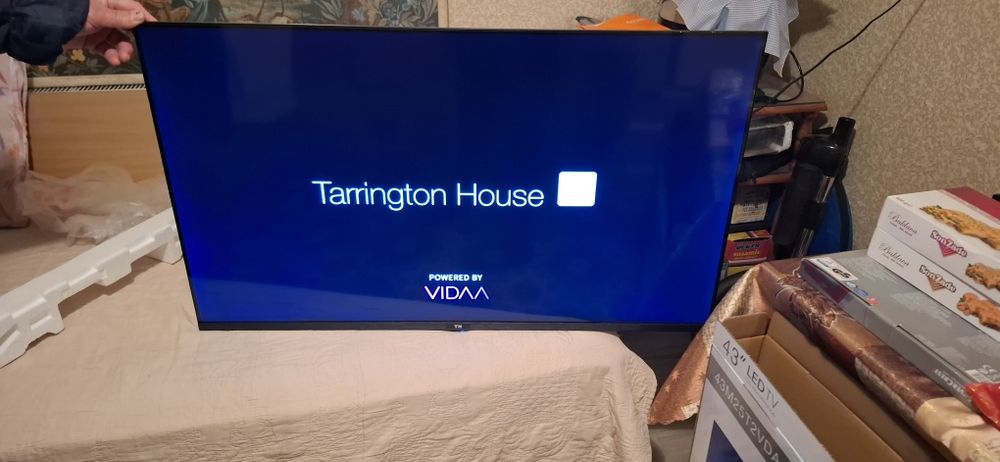 Телевизор 43 инча