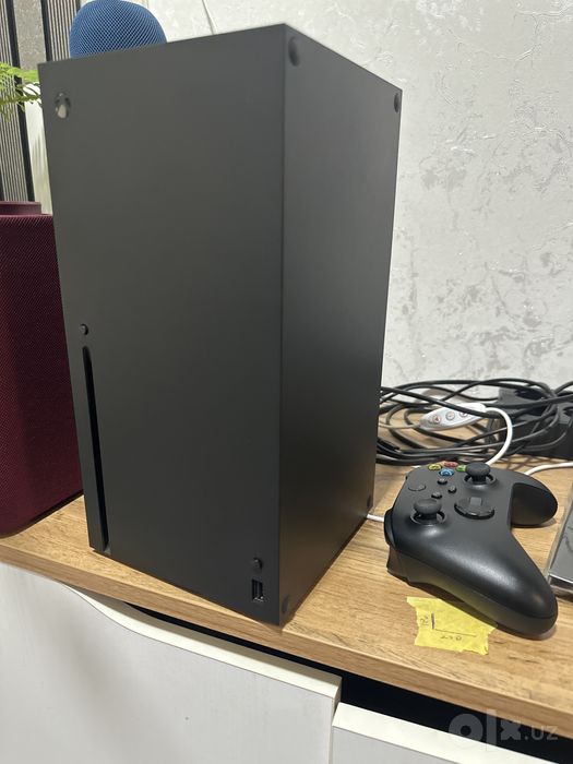 Продам Xbox X 1TB для игр гта6 понянит и еще качетво вытягивает