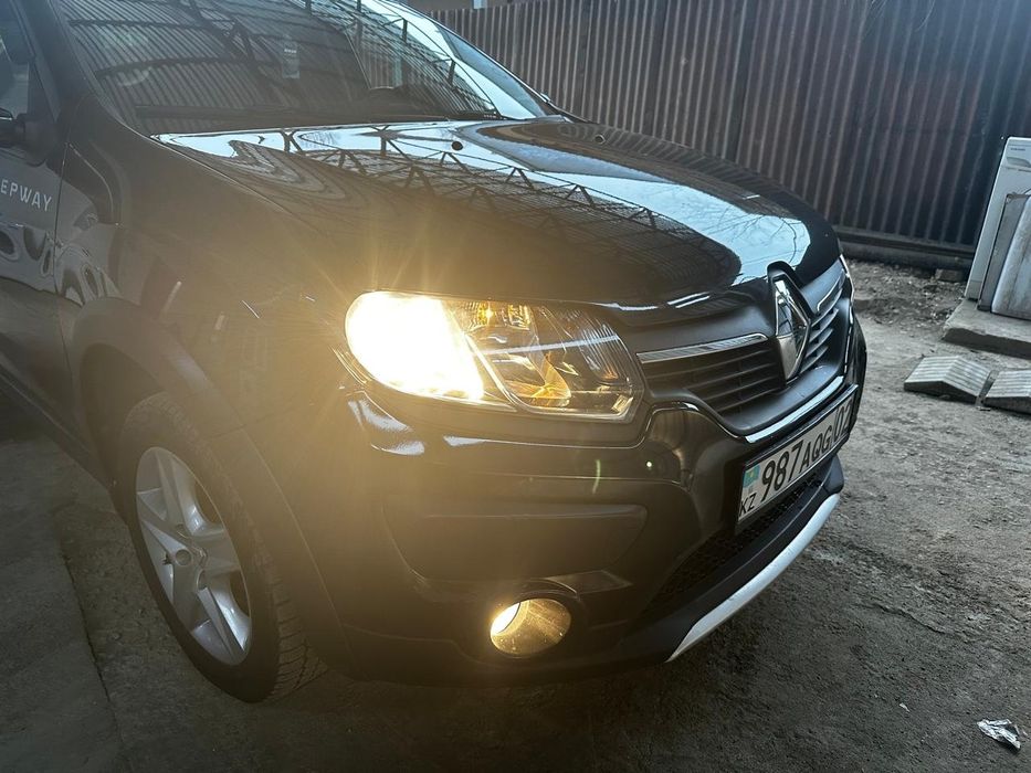 Рено Сандеро степвей