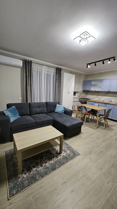 Inchiriez apartament