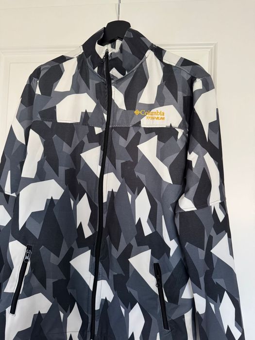Geacă Columbia Titanium cu model de camuflaj geometric -M