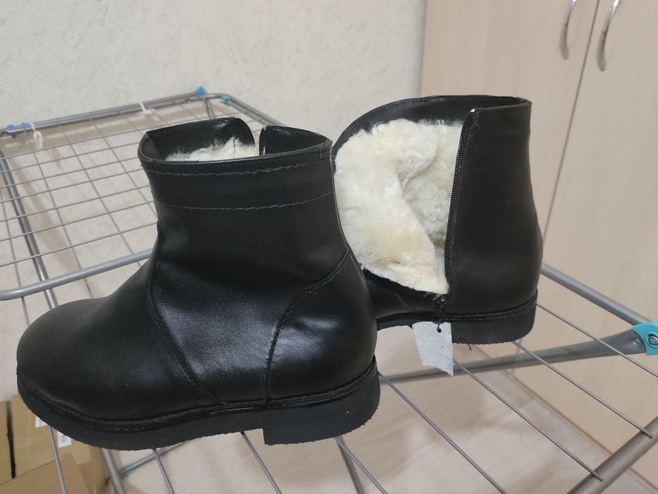 Продам зимние сапоги мужские