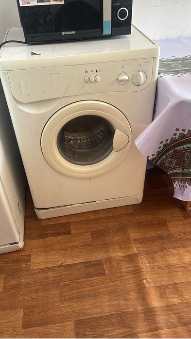 Прдается Холодильник и стиральный машина