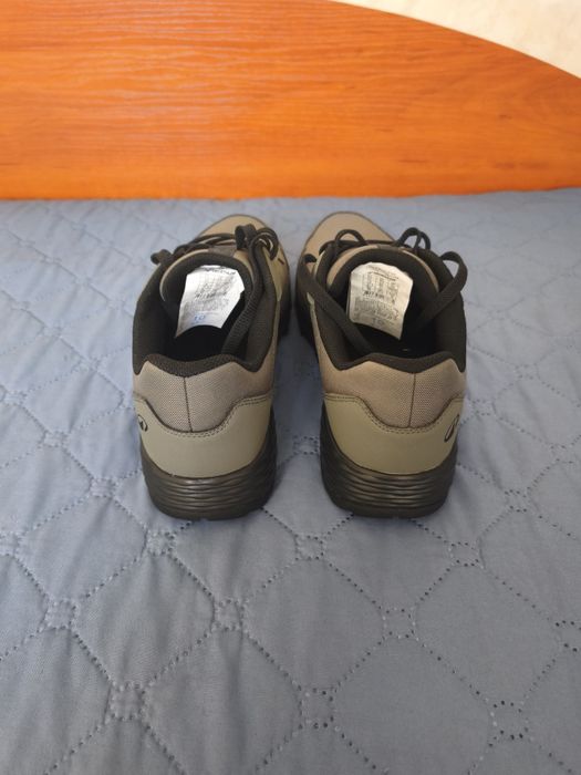 туристически обувки